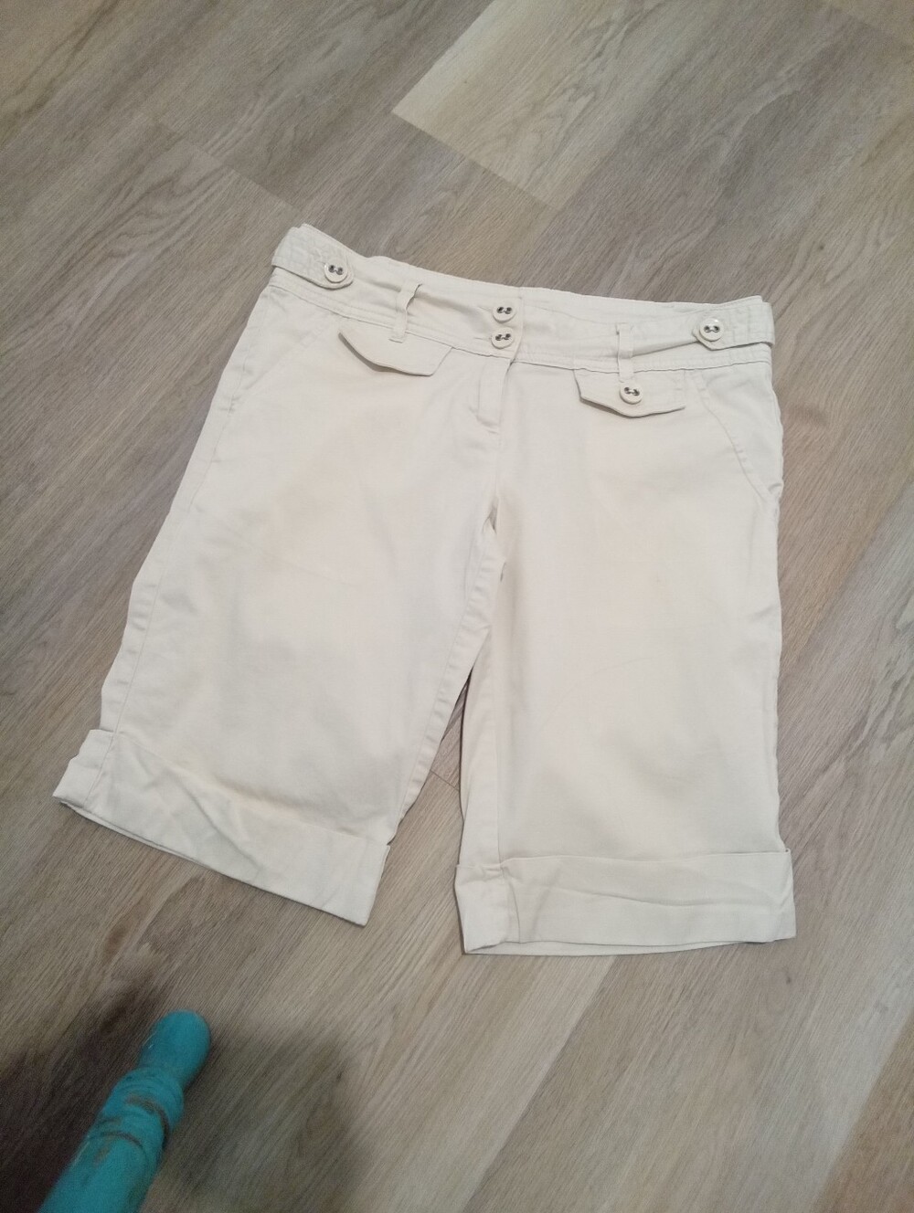 2-$10... Vintage Duck Head Junior's Sz 9 Cream Bermuda Shorts w/Cuff Hem